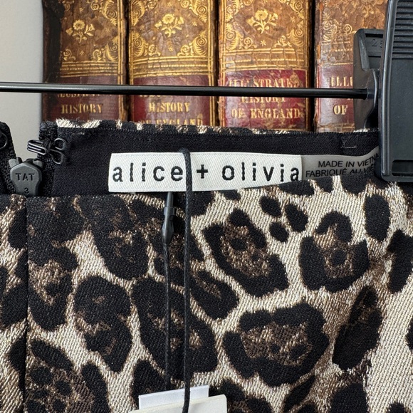 Alice + Olivia Leopard Print Pants - Saks- size 4- NWT! $150 - Picture 7 of 11